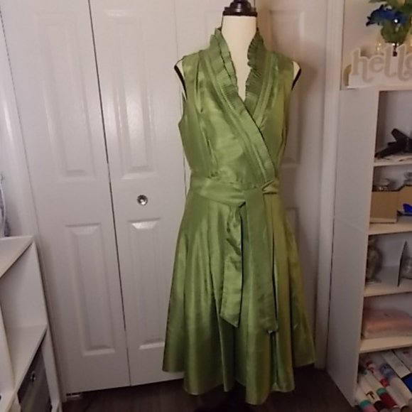 Dress - Picture 1 of 2